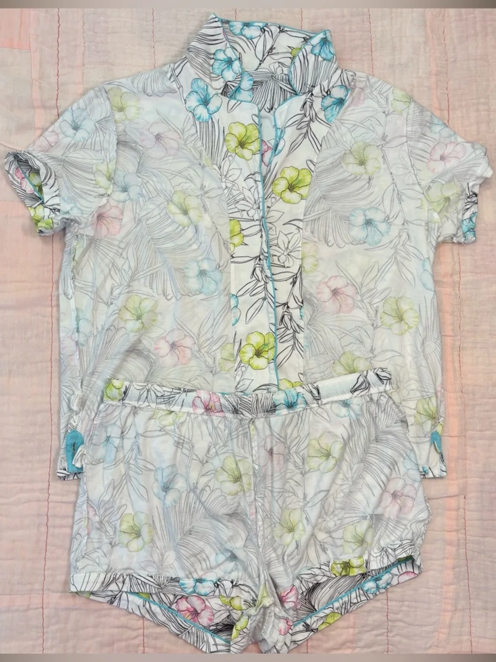 P.J. Salvage Hibiscus Flower Shorts Set, Sz M, Aqua Trim, Yellow, Pink - Picture 7 of 16